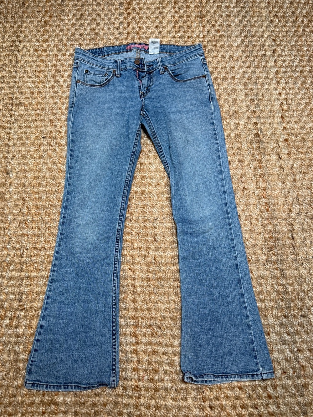 Levi's super low boot cut women’s jeans 524